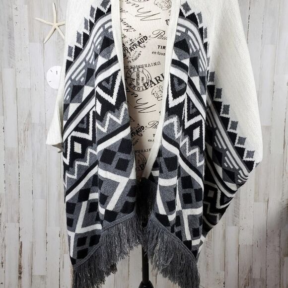 Atmosphere Aztec Poncho Sweater Gray Black XS - Picture 1 of 12